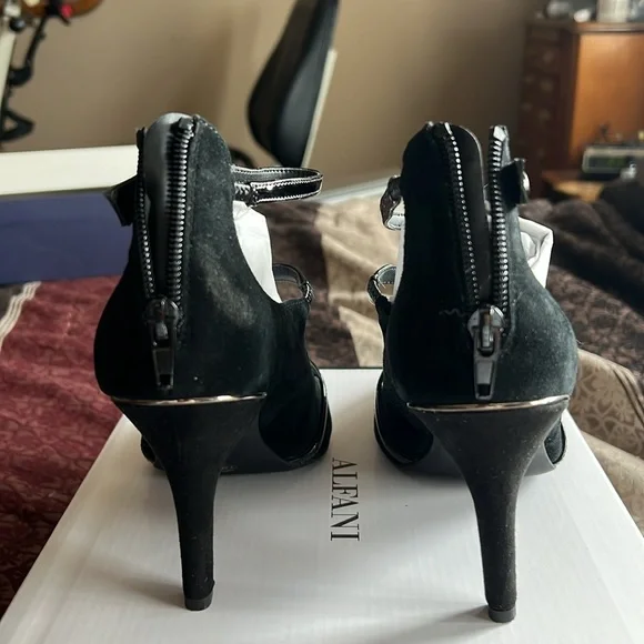 Alfani Heels - Picture 2 of 4